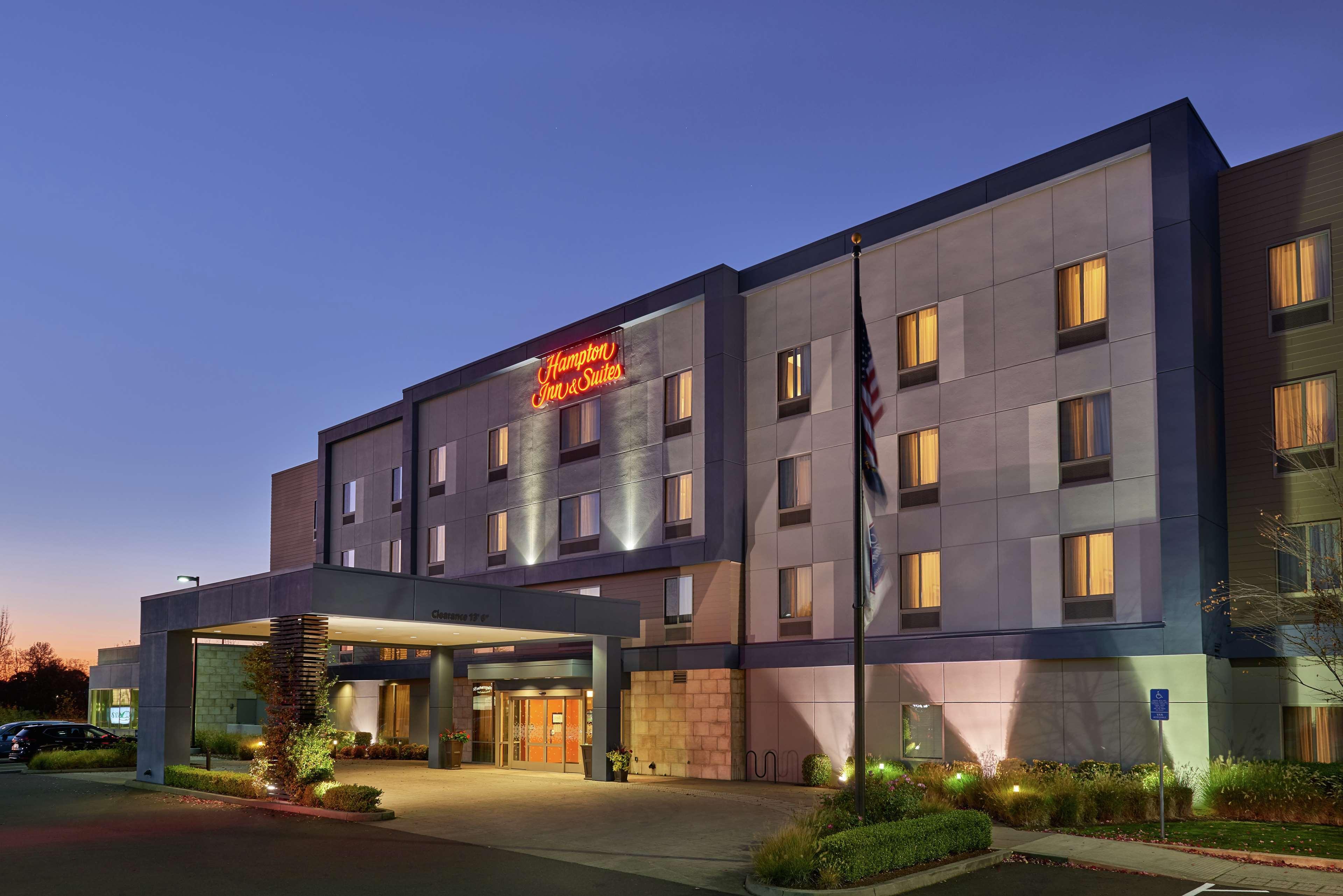 Hampton Inn And Suites Salem Zewnętrze zdjęcie