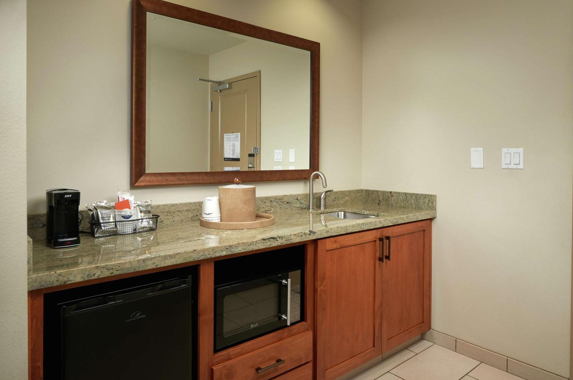Hampton Inn And Suites Salem Zewnętrze zdjęcie
